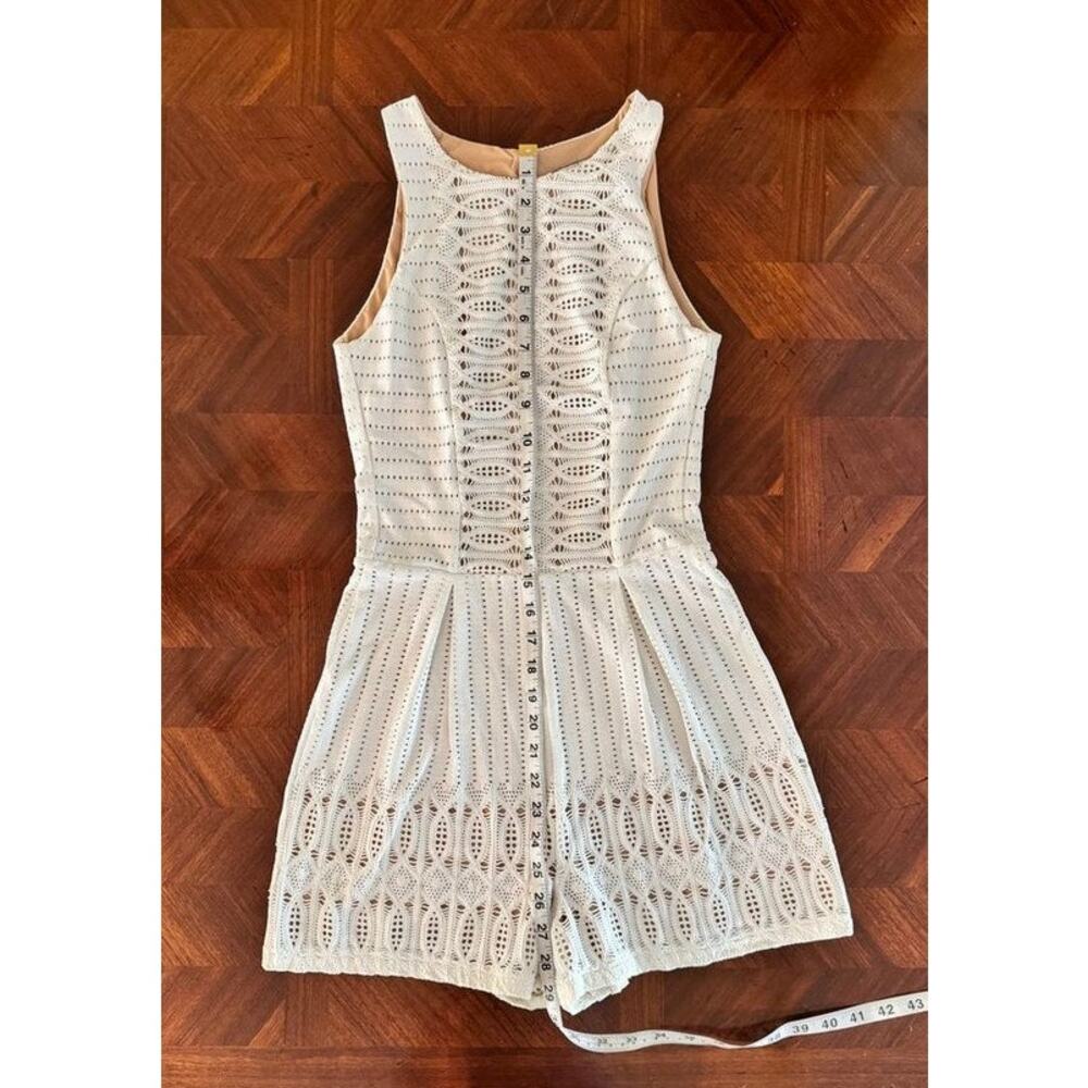 Elegant and rare Nightcap by Carisa Rene skort dress in white crochet lace - Picture 10 of 16